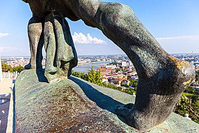 建造生存ARPG《罗宾汉：舍伍德建造者》 发布新演示预告